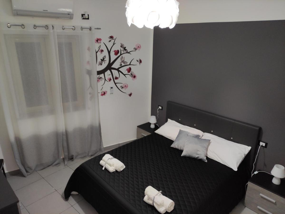 Casa Vacanze Campanella - Apartment At The Zisa パレルモ エクステリア 写真