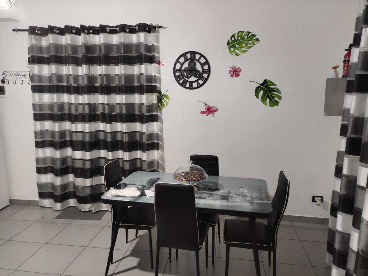Casa Vacanze Campanella - Apartment At The Zisa パレルモ エクステリア 写真